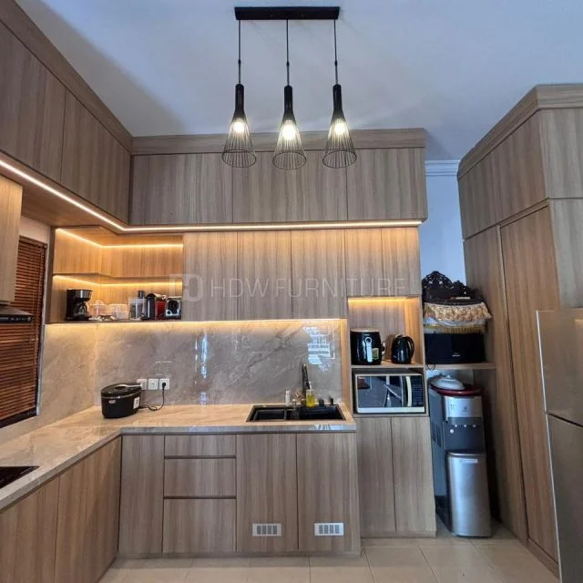 Kitchen Set Warm Modern Minimalis yang Lagi Banyak Disukai