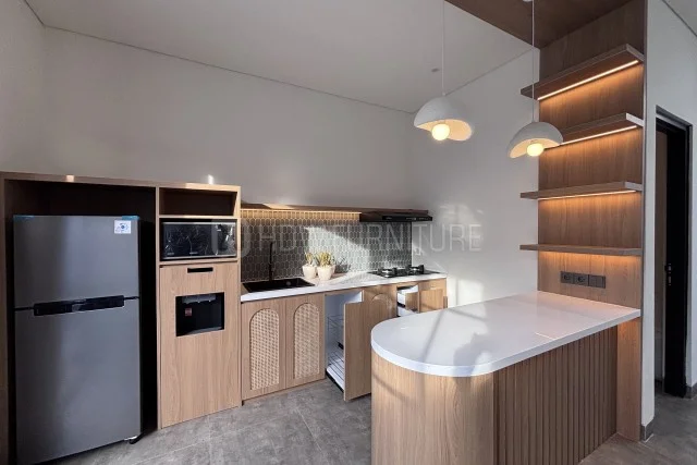 Kitchen Simpel yang Hangat dengan Sentuhan Natural