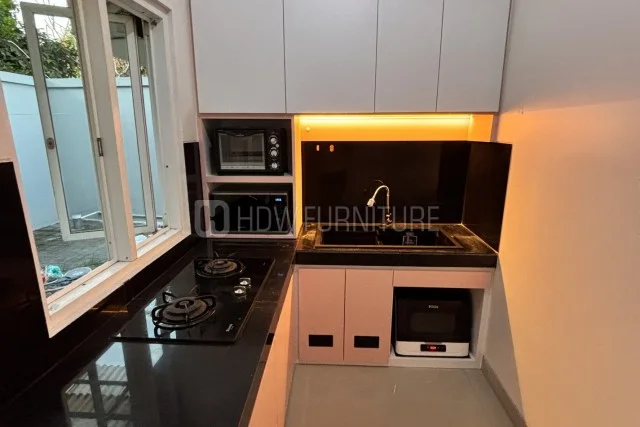Kitchen Set Modern Minimalis Putih dan Pink